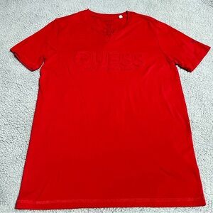 GUESS Red Embossed Logo Tee Size M Men’s Short Sleeve T-Shirt Los Angeles